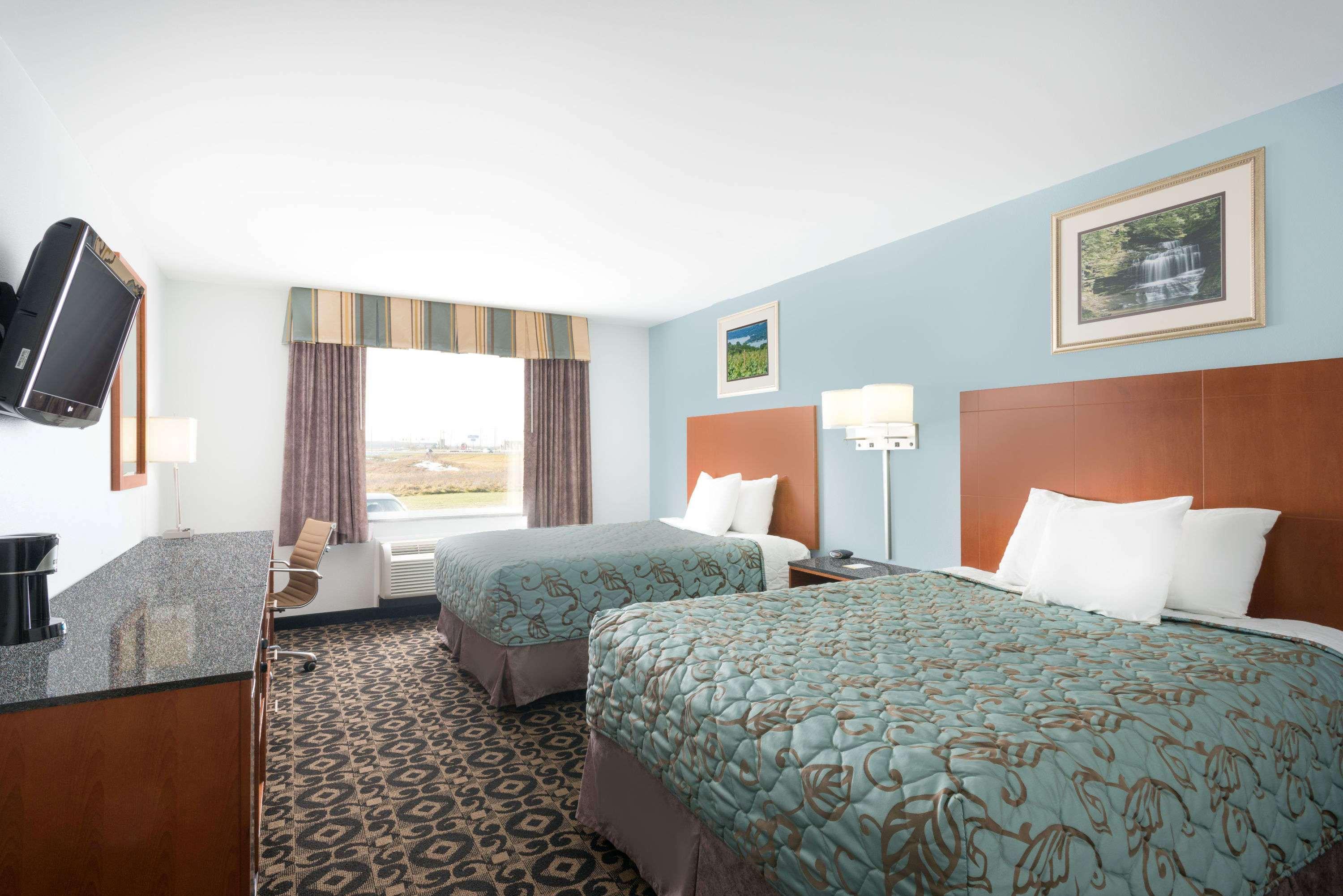 Days Inn By Wyndham Watertown Fort Drum Evans Mills Zewnętrze zdjęcie