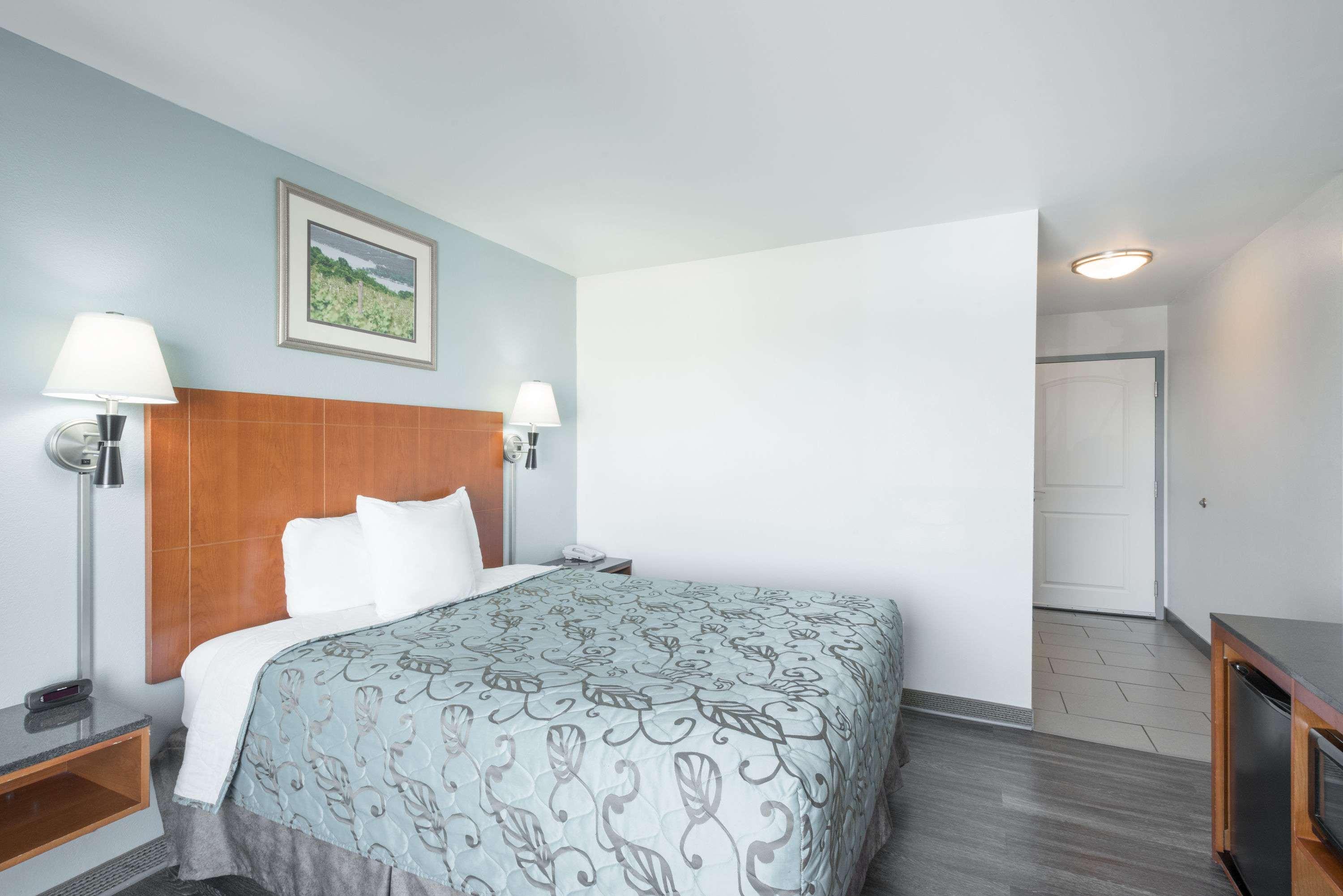 Days Inn By Wyndham Watertown Fort Drum Evans Mills Zewnętrze zdjęcie