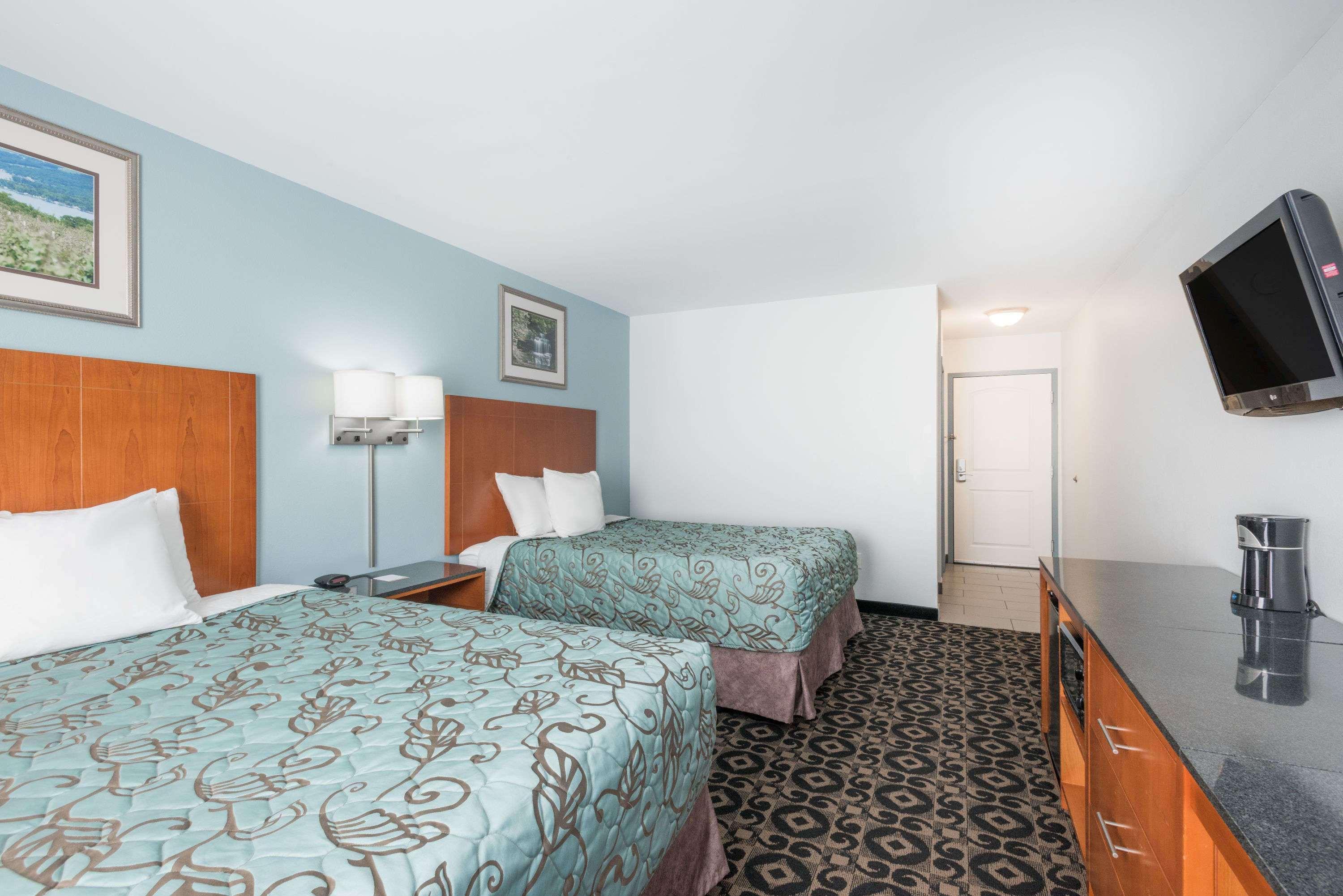 Days Inn By Wyndham Watertown Fort Drum Evans Mills Zewnętrze zdjęcie